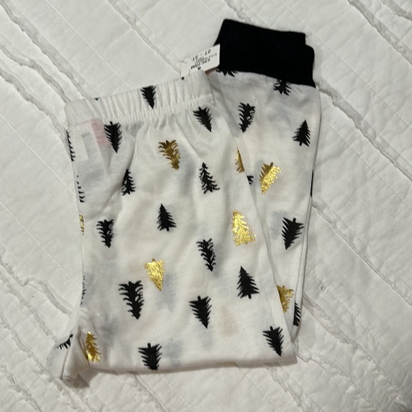 NWT Toddler Holiday Pajamas 2-3T, Black and Gold Trees - Picture 3 of 4